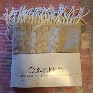 NWOT-‎ Calvin Klein Scarf ONLY
